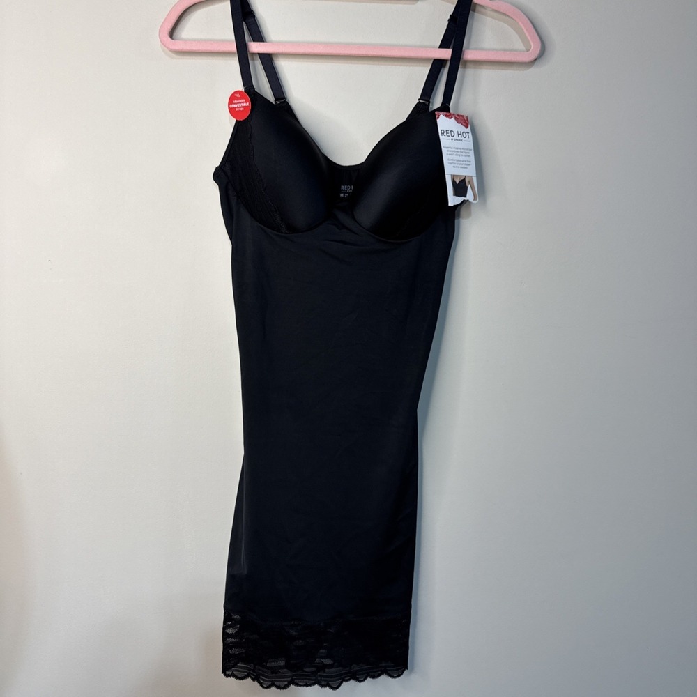 RED HOT by SPANX Luxe & Lean Lace Full Slip Shapewear Black Women's Medium Nwt